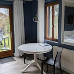 Nocleg ze śniadaniem Bonbon D'hotes Saint-Julien-de-Lampon