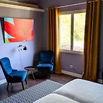 Bonbon D'hotes Bed and breakfast 4*