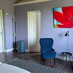 Bonbon D'hotes Bed and breakfast 4*